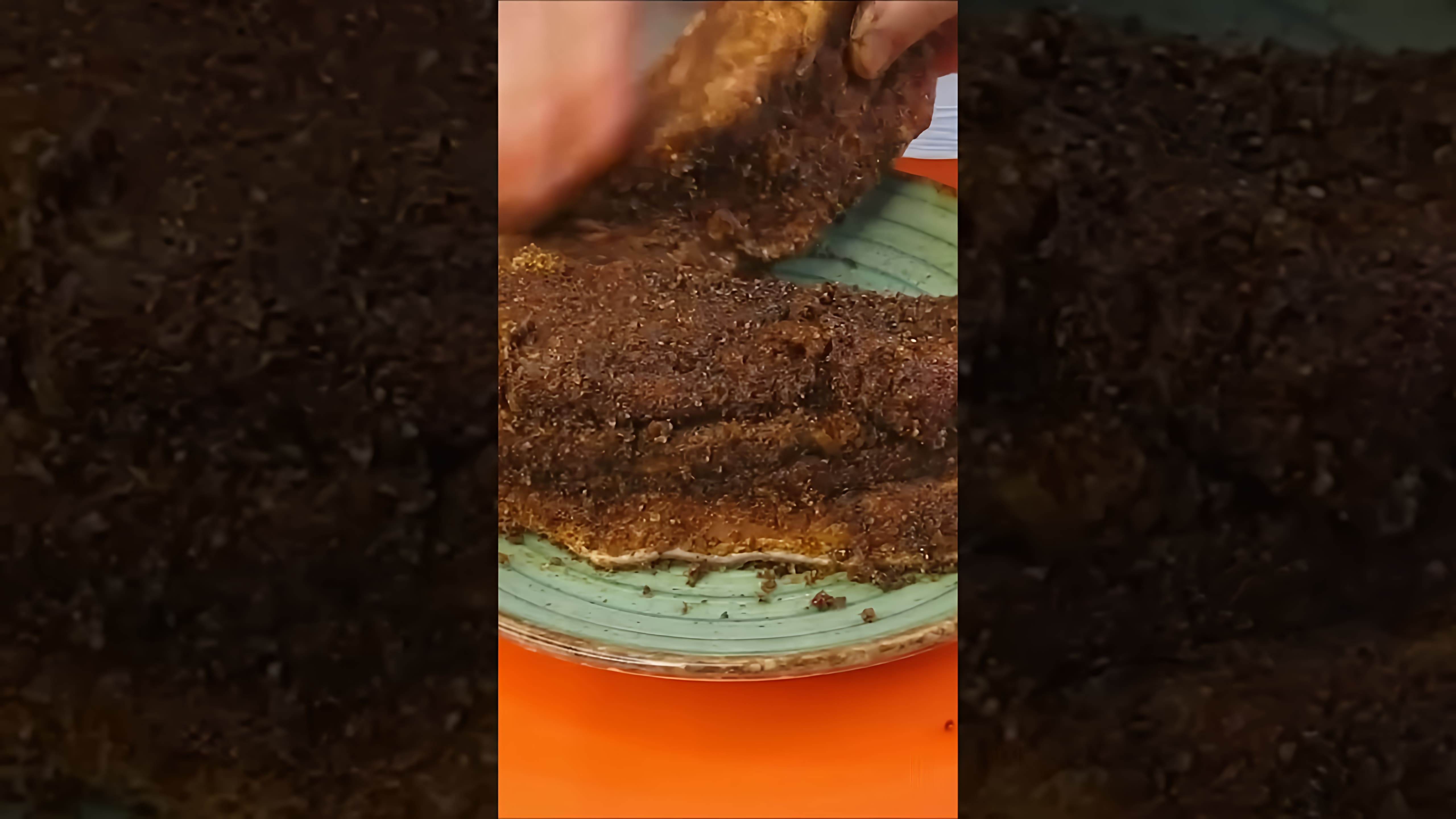 Видео: Аппетитная, пропитанная травами, чесноком, приправами.Вкусная, сочная грудинка. Любимый наш  рецепт!
