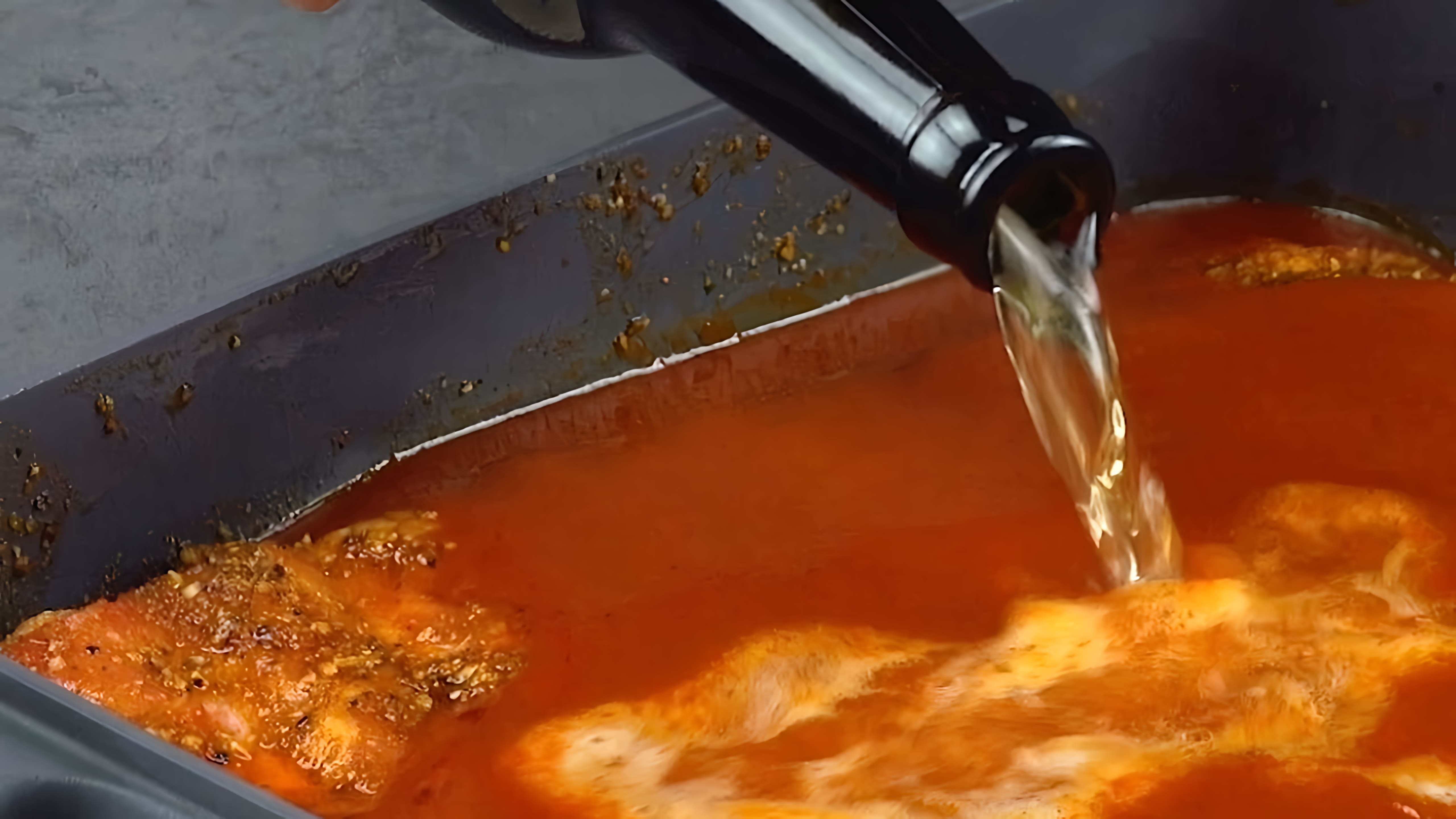 Видео: Даже не верится, чем повар заливает мясо! Готовим ребрышки как в ресторане.