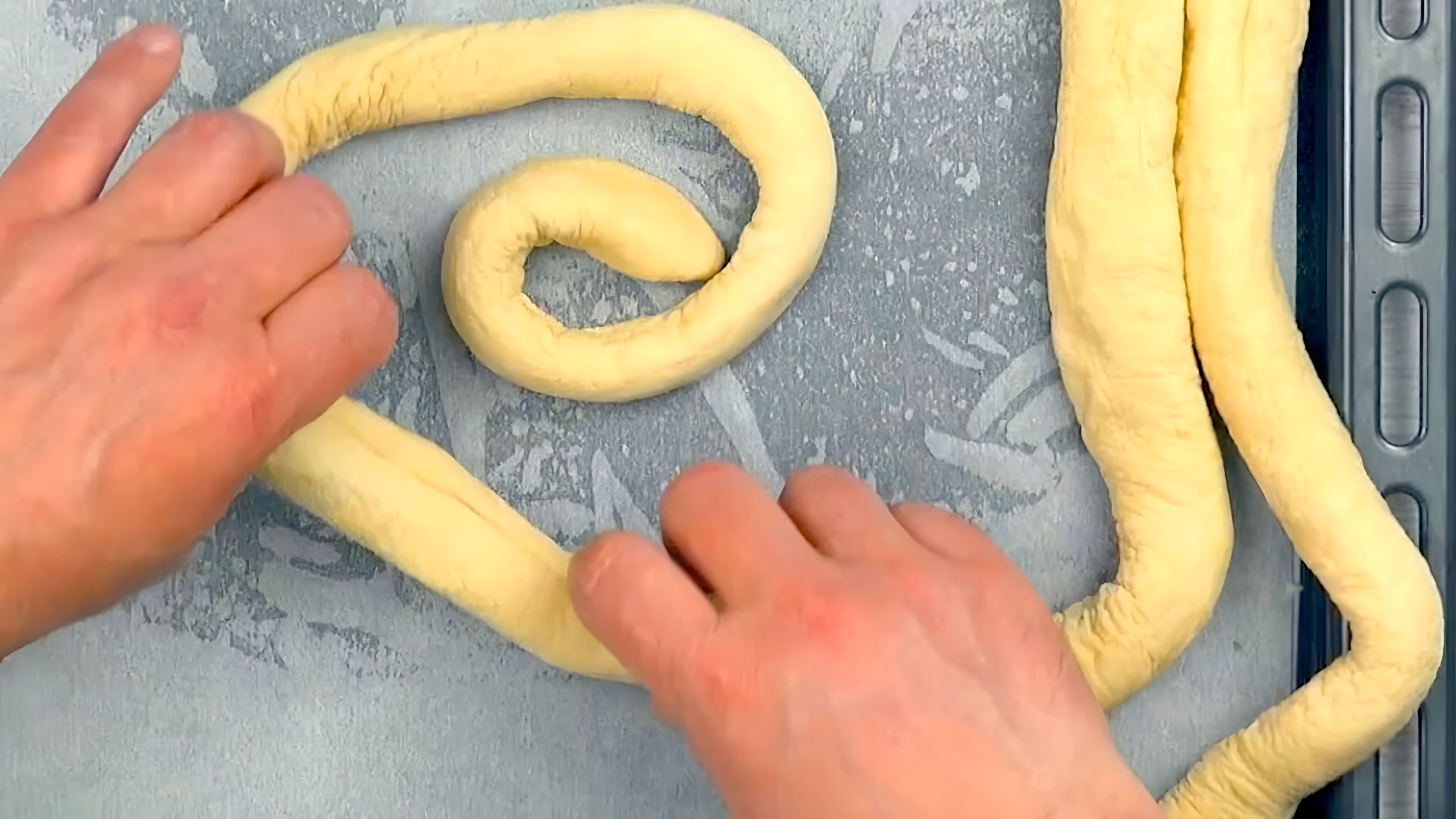 Видео: Когда я ТАК готовлю тесто, выпечка исчезает с тарелок за минуту