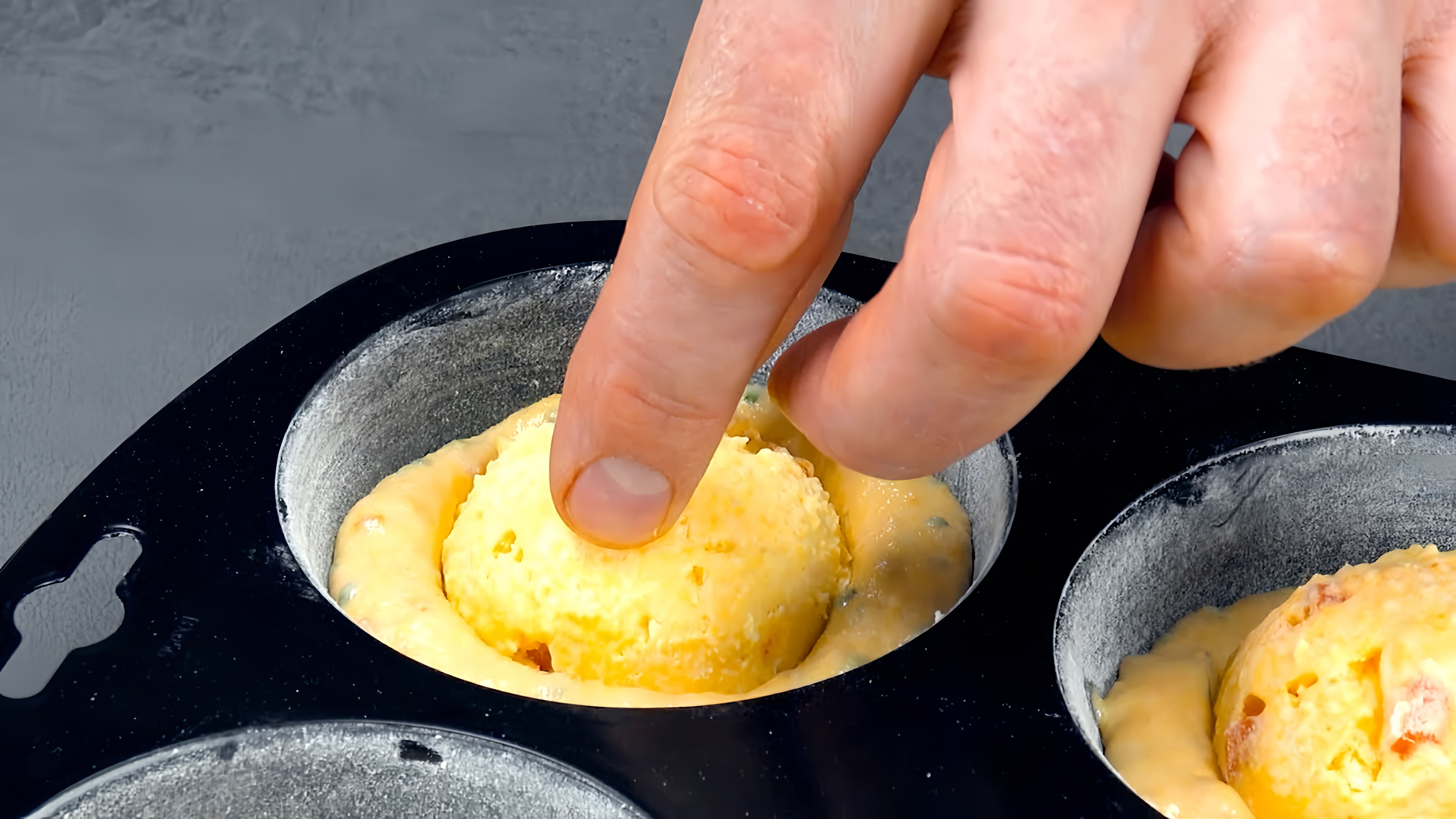 Видео: Достаю шарики из морозилки и погружаю в тесто. Идеальная начинка для пирожков!