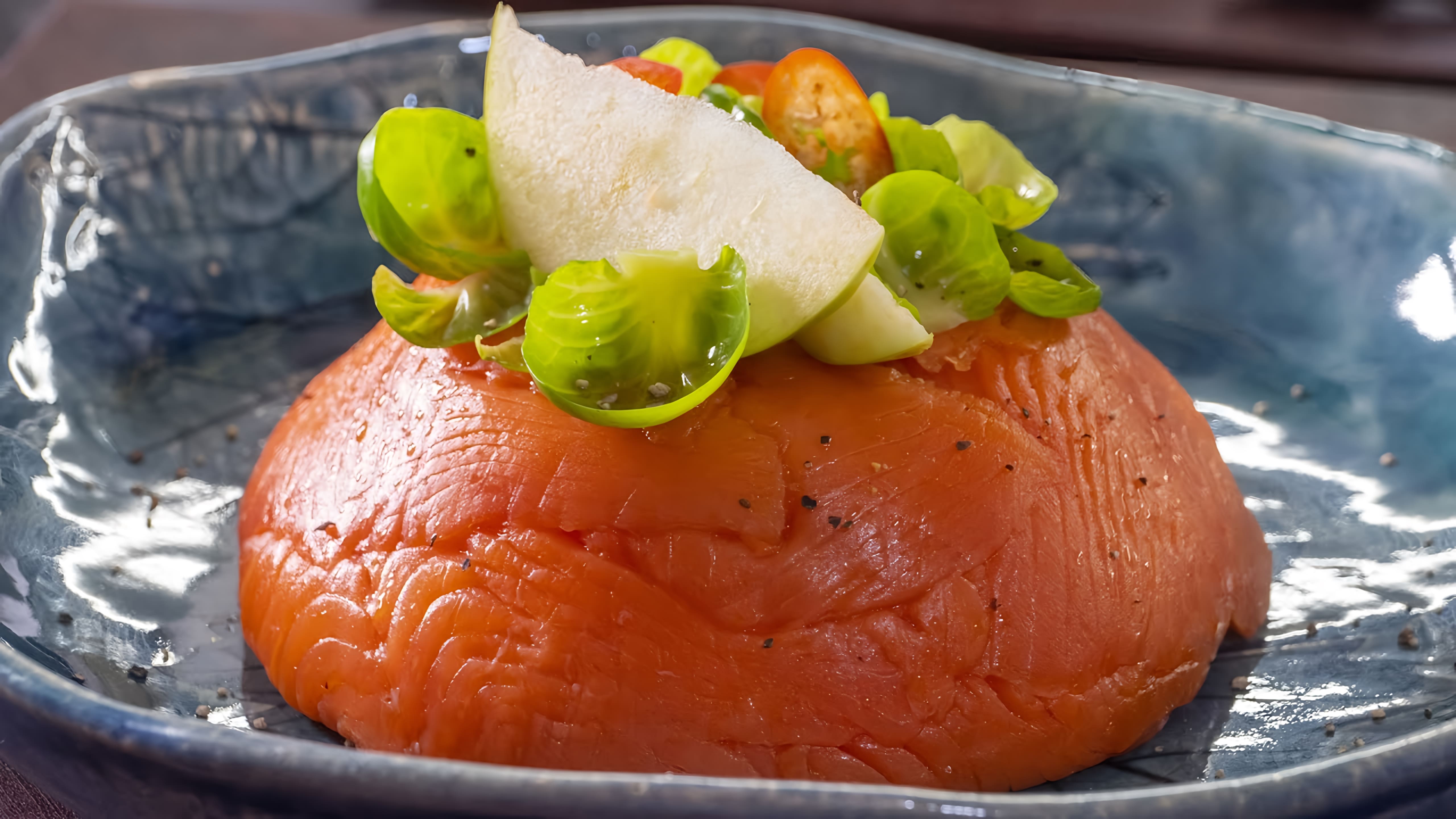 Видео: Слоеный салат с красной рыбой. Меню на Новый год и праздничный стол. Рыбный салат.