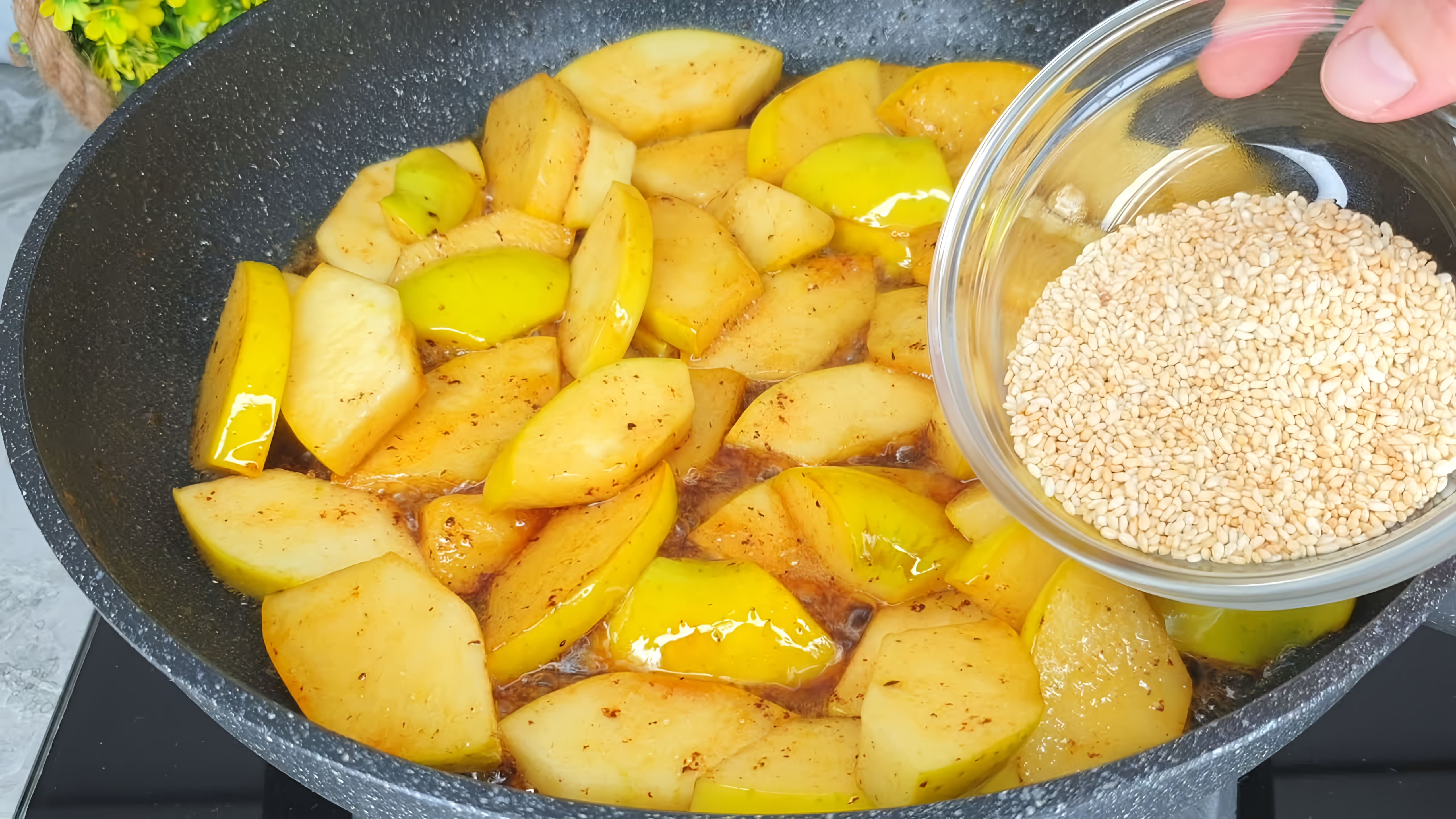 Видео: Он такой вкусный и торта не надо, готовится за 10 минут! Яблочный пирог, рецепт который тает во рту