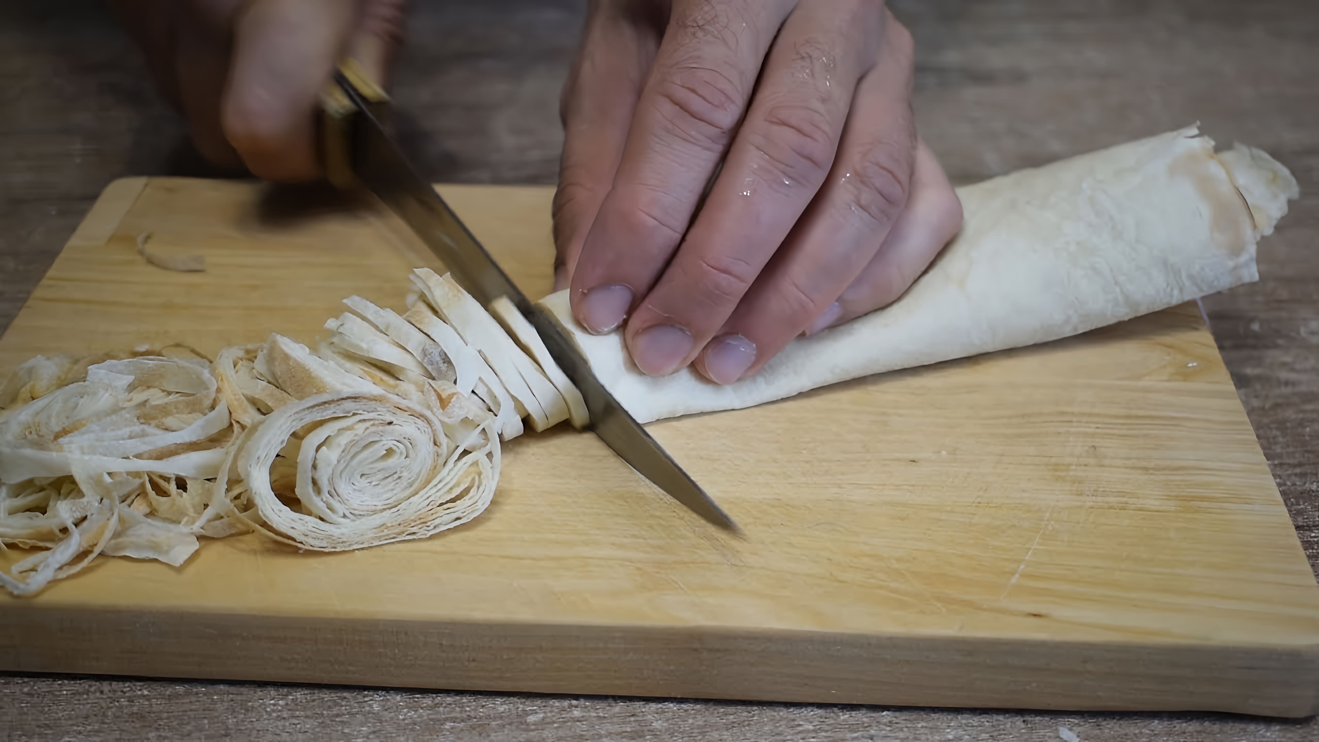 Видео: Просто нарежьте ЛАВАШ соломкой! Вкуснятина НА ЗАВТРАК за считанные минуты!